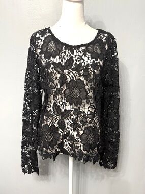 #9)  Mascara Black Floral Crochet Lace Top